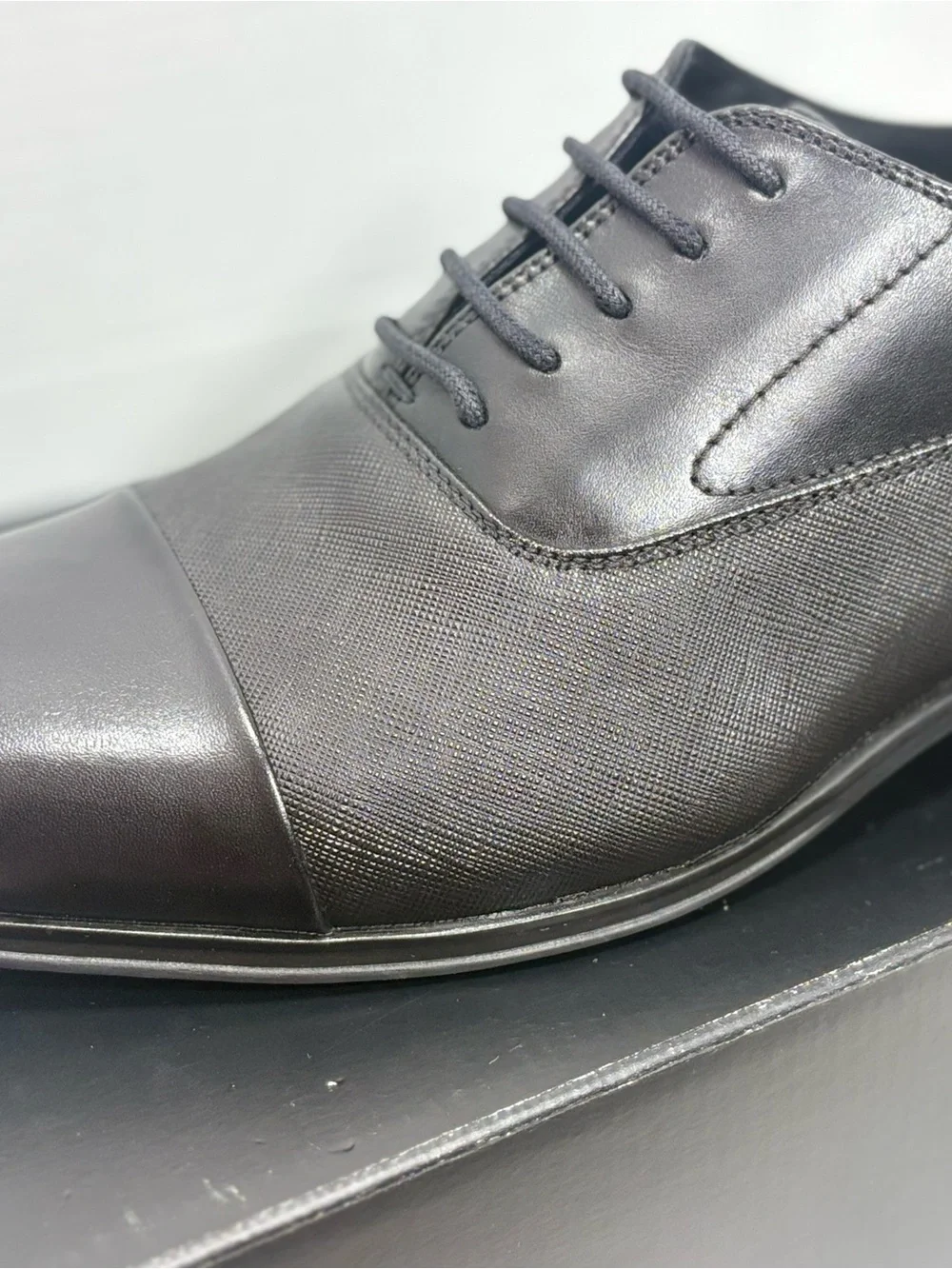 Size 10 Men Calvin Klein Men’s Drew Almond Toe Black Dress Shoes CMDREW NEW